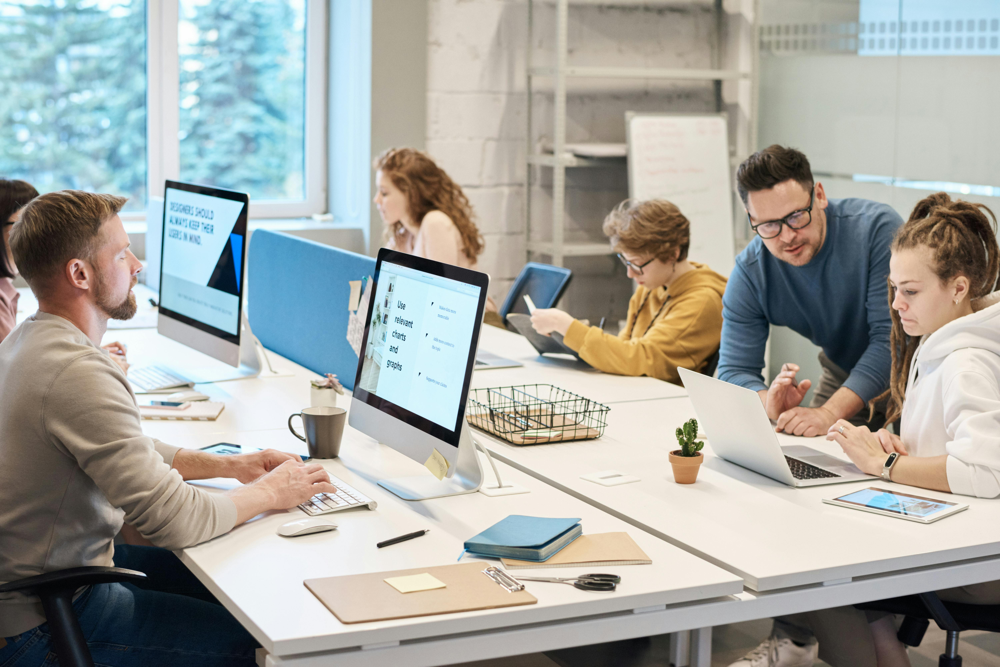 Practical experience is key in AI careers. Figure: Interns collaborating on a data science project. A machine learning internship provides hands-on experience and mentorship. Programs like Refonte Learning’s virtual internships connect aspiring ML engineers with real-world projects globally.